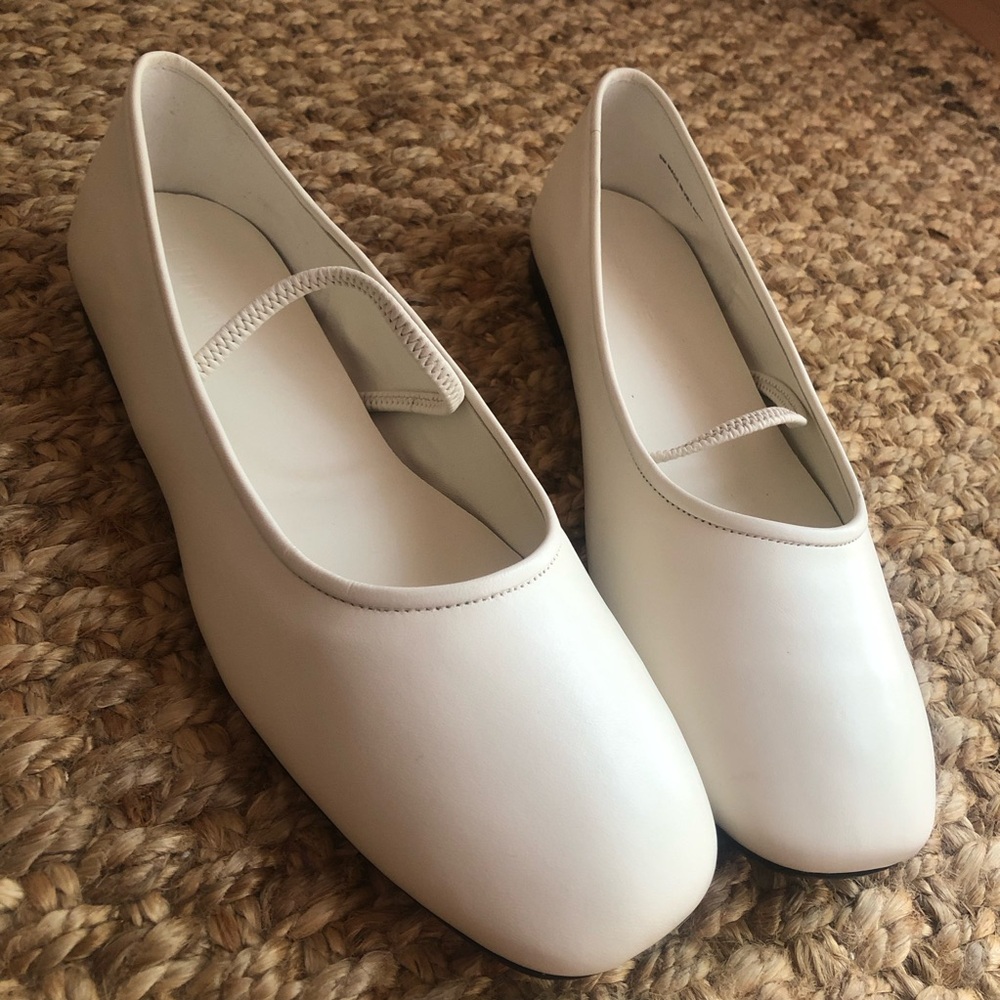 New: Everlane The Day Mary Jane in White Leather. Size 9 or 39.5